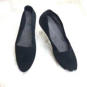 Aerosoles black suede comfort flat shoes